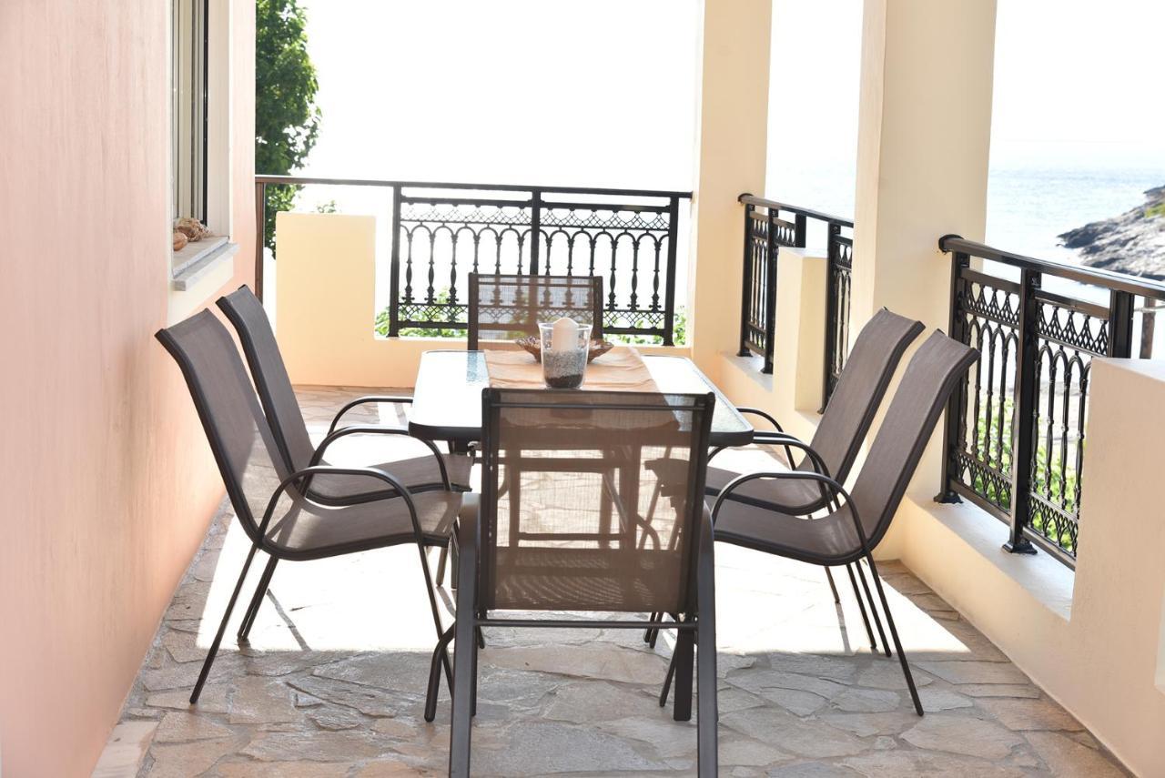 Irene'S Beach Front House Vromopousi Esterno foto