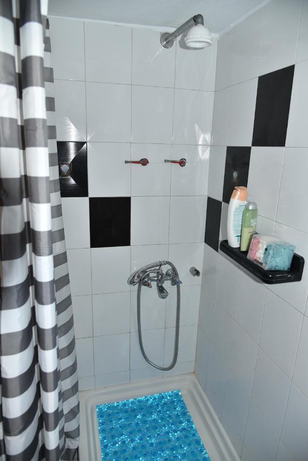 Irene'S Beach Front House Vromopousi Esterno foto