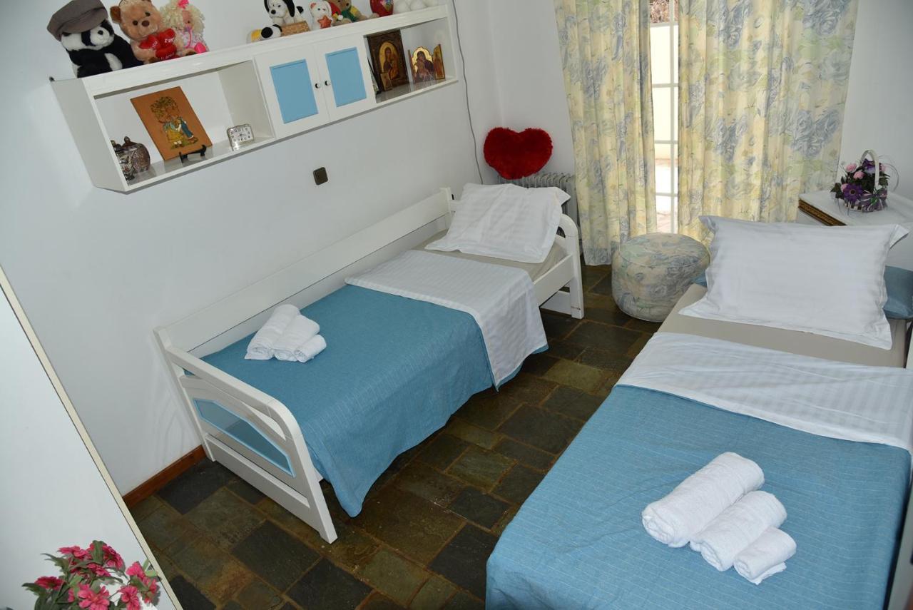 Irene'S Beach Front House Vromopousi Esterno foto