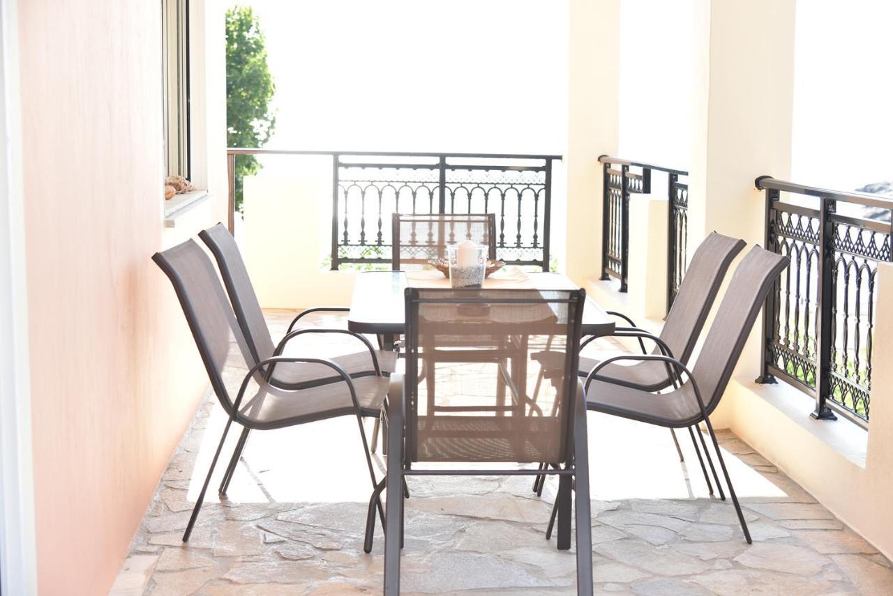 Irene'S Beach Front House Vromopousi Esterno foto