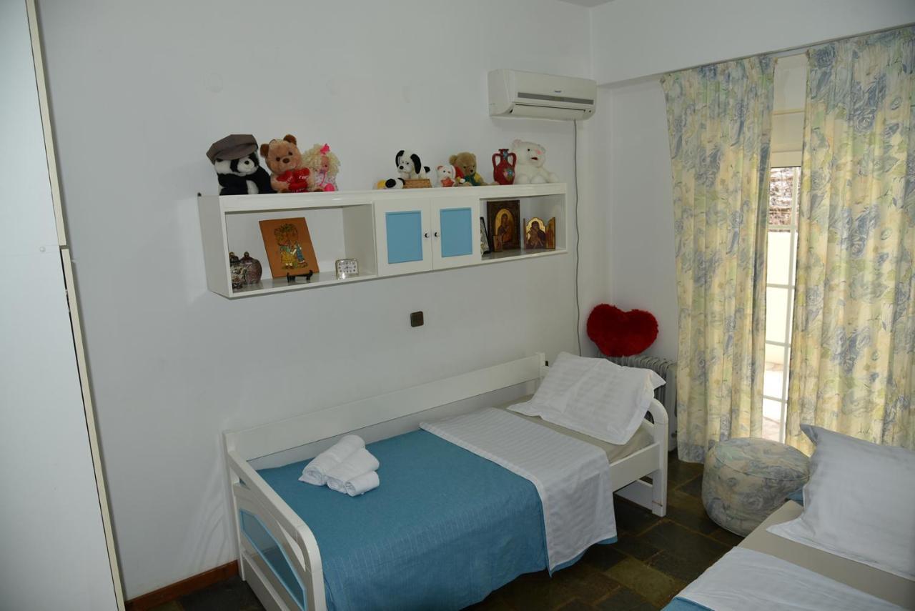 Irene'S Beach Front House Vromopousi Esterno foto