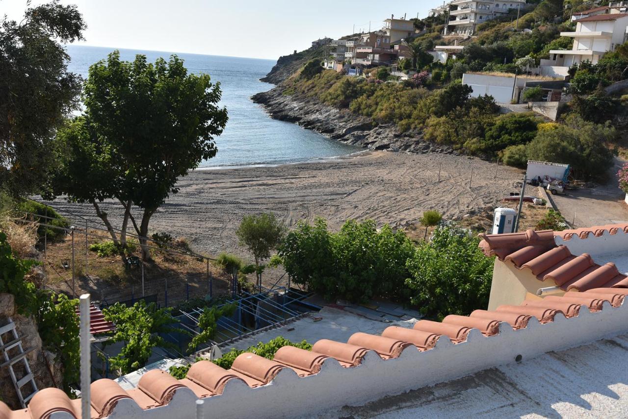 Irene'S Beach Front House Vromopousi Esterno foto