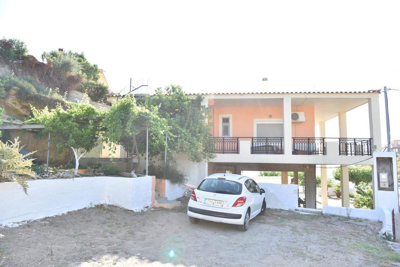 Irene'S Beach Front House Vromopousi Esterno foto