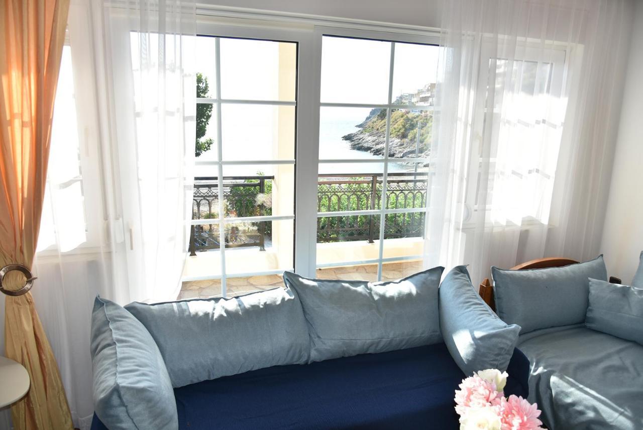 Irene'S Beach Front House Vromopousi Esterno foto