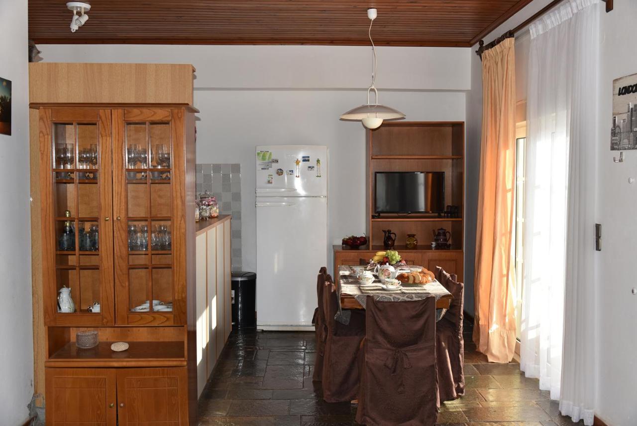 Irene'S Beach Front House Vromopousi Esterno foto