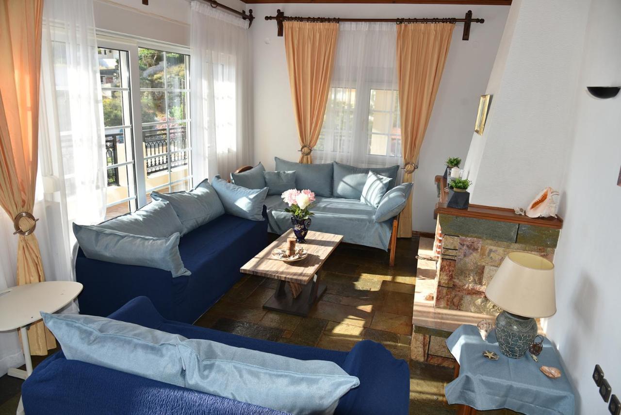 Irene'S Beach Front House Vromopousi Esterno foto