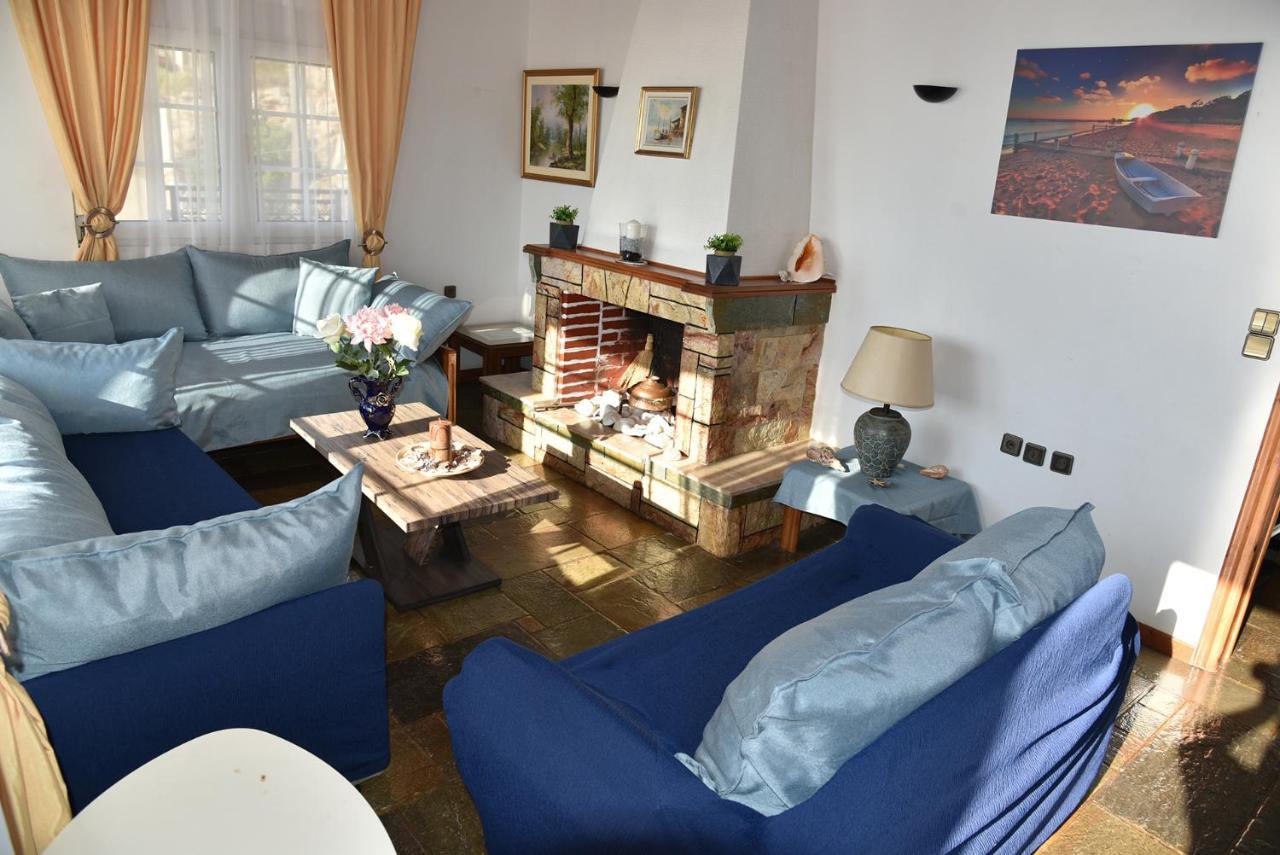 Irene'S Beach Front House Vromopousi Esterno foto