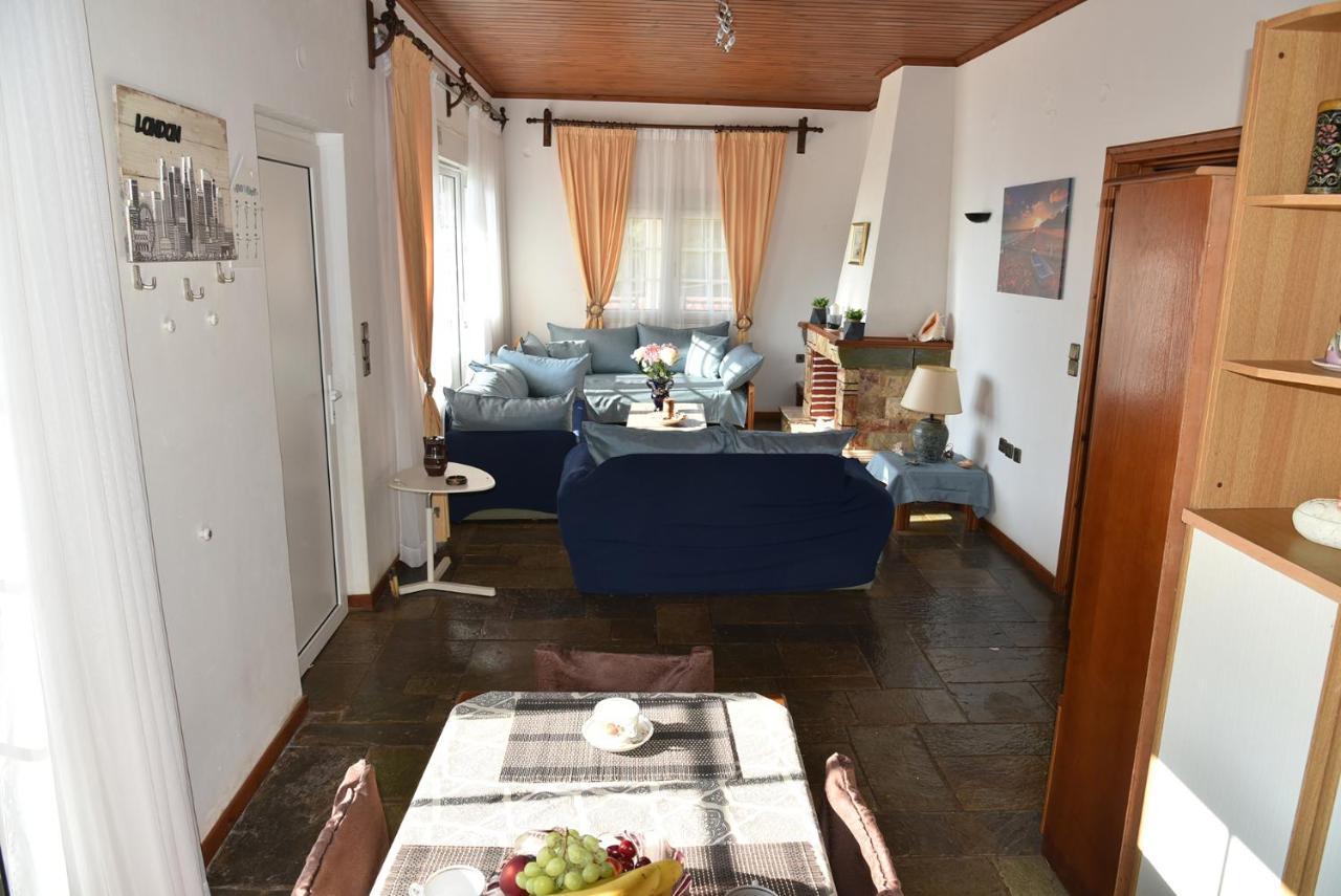 Irene'S Beach Front House Vromopousi Esterno foto